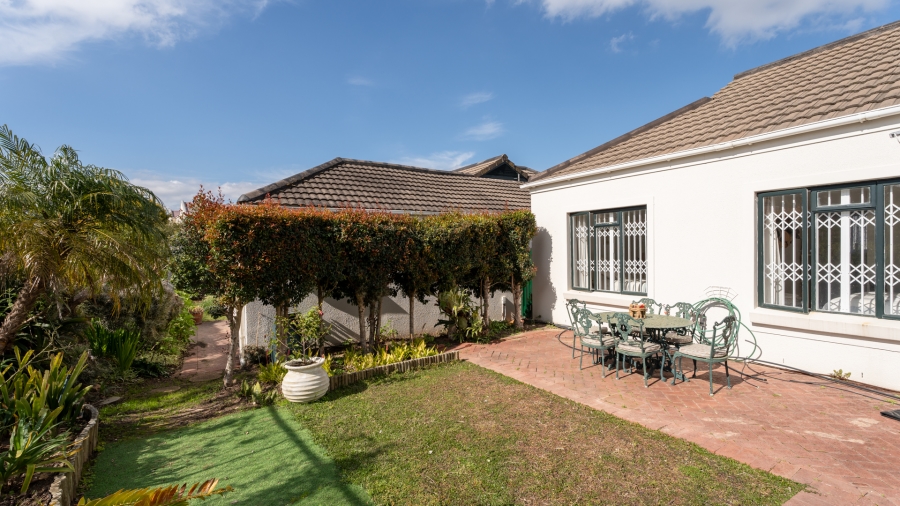 2 Bedroom Property for Sale in Onder Papegaaiberg Western Cape